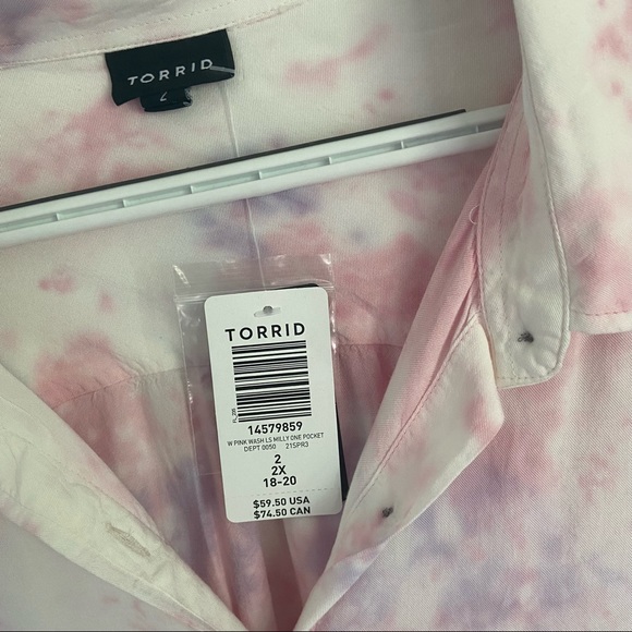 NWT Torrid Tie Dye Button Down Shirt - Picture 5 of 6